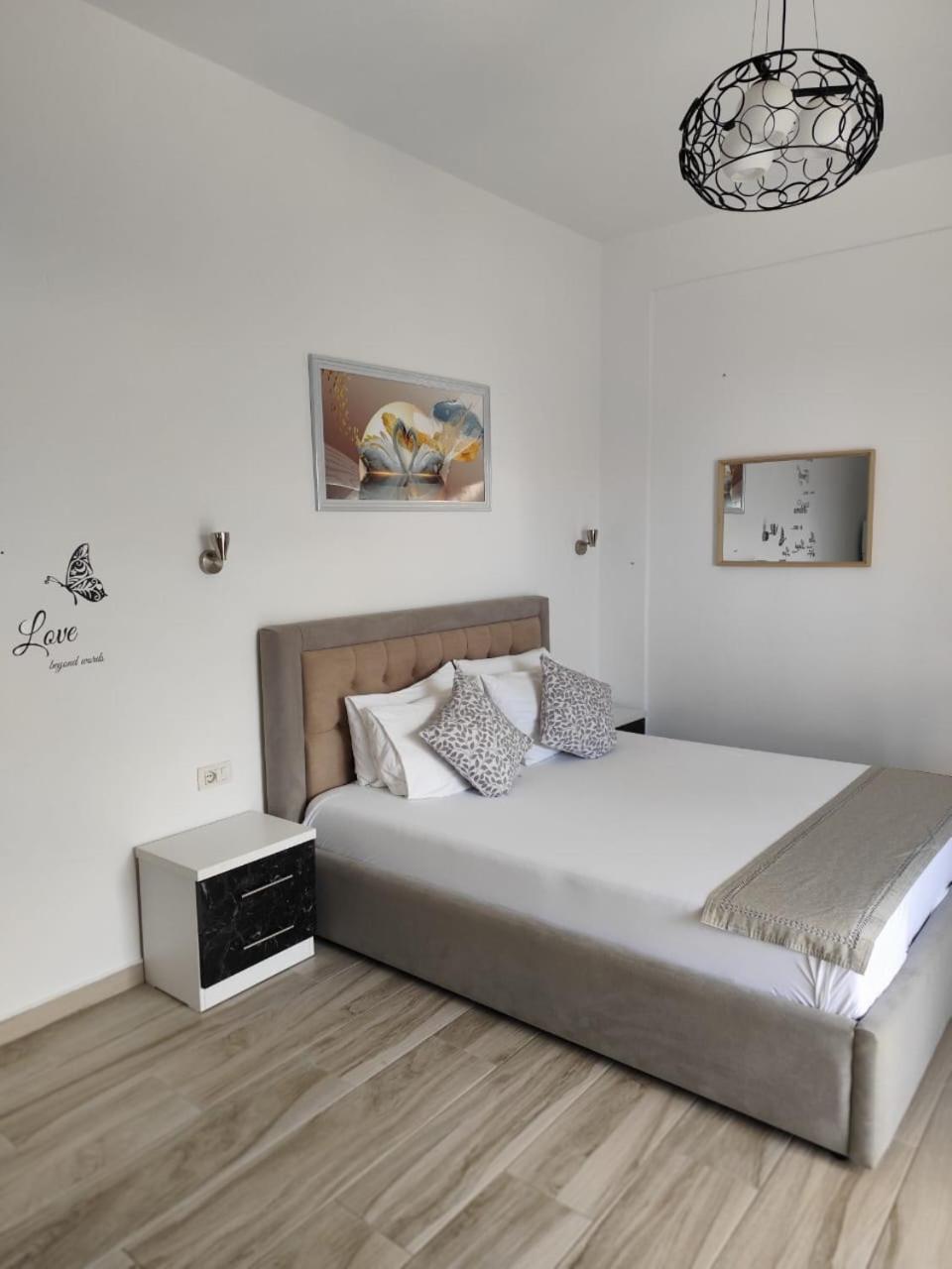 M&J Home Εξαμίλιο Εξωτερικό φωτογραφία