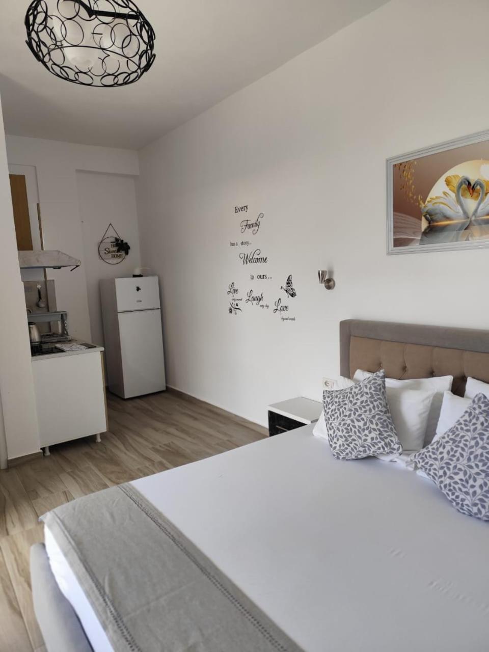 M&J Home Εξαμίλιο Εξωτερικό φωτογραφία