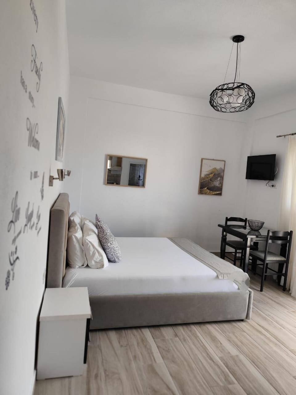 M&J Home Εξαμίλιο Εξωτερικό φωτογραφία